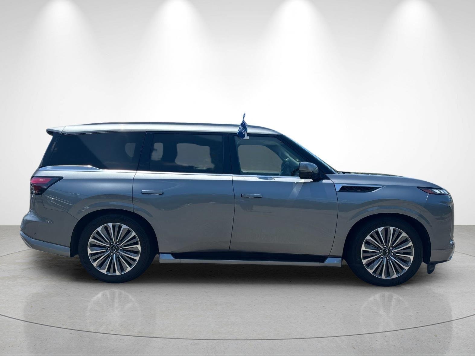 Used 2025 Dynamic Metal INFINITI SENSORY image 6