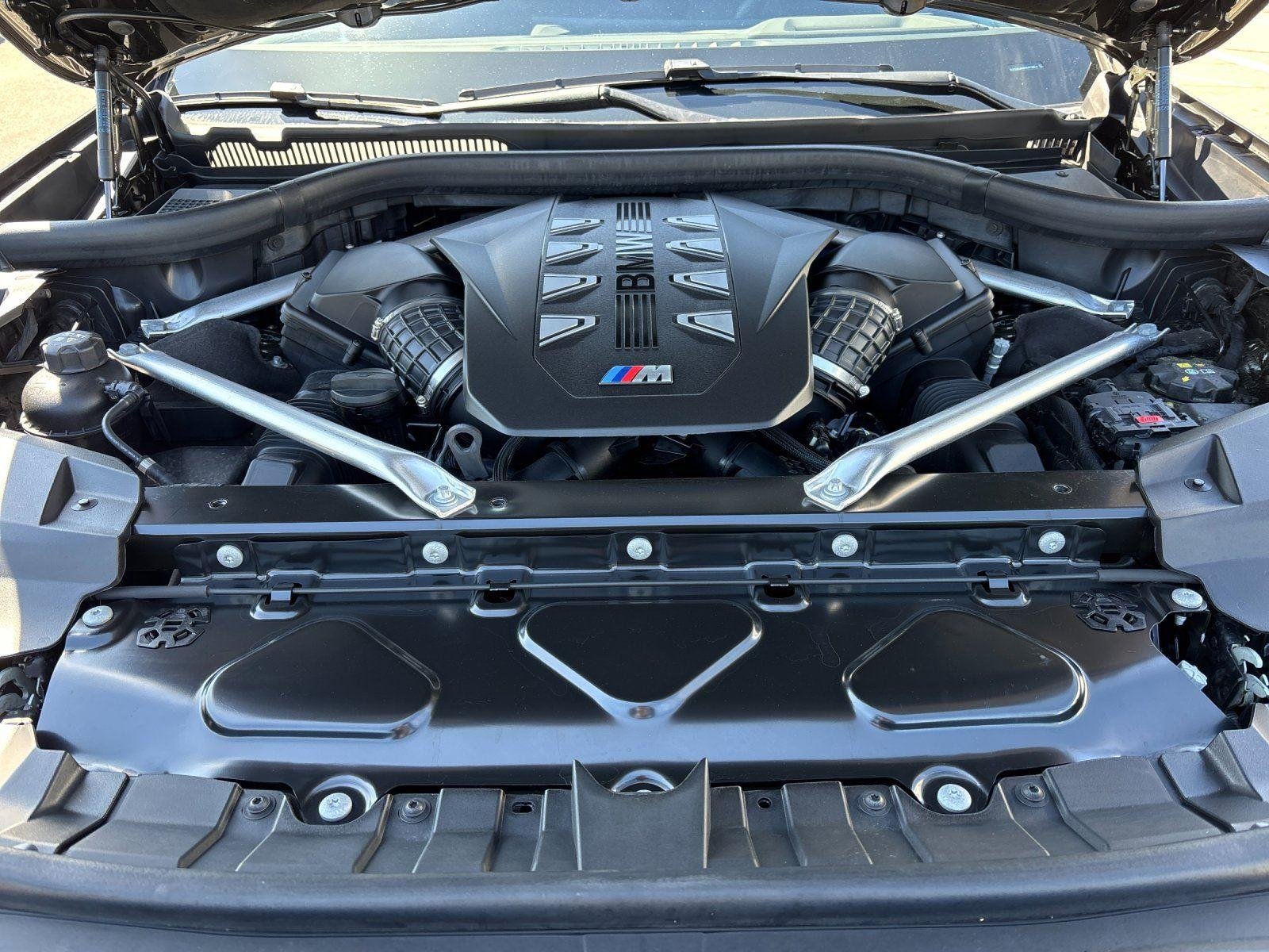Used 2024 Manhattan Green Metallic BMW M60i image 9