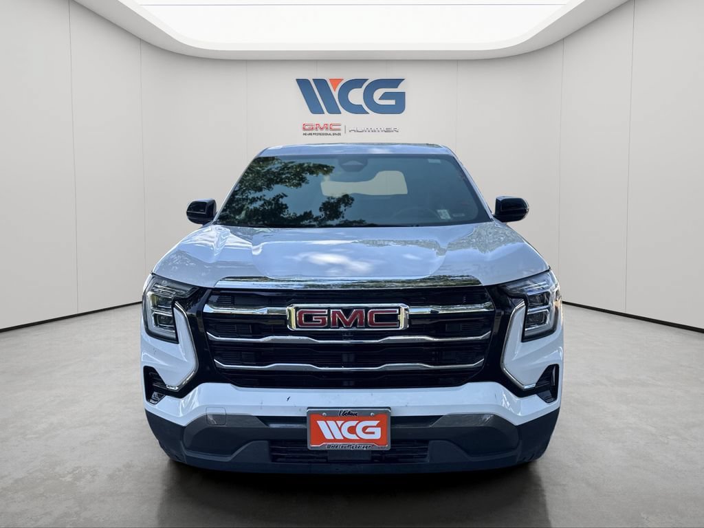 Used 2025 Summit White GMC Elevation image 8