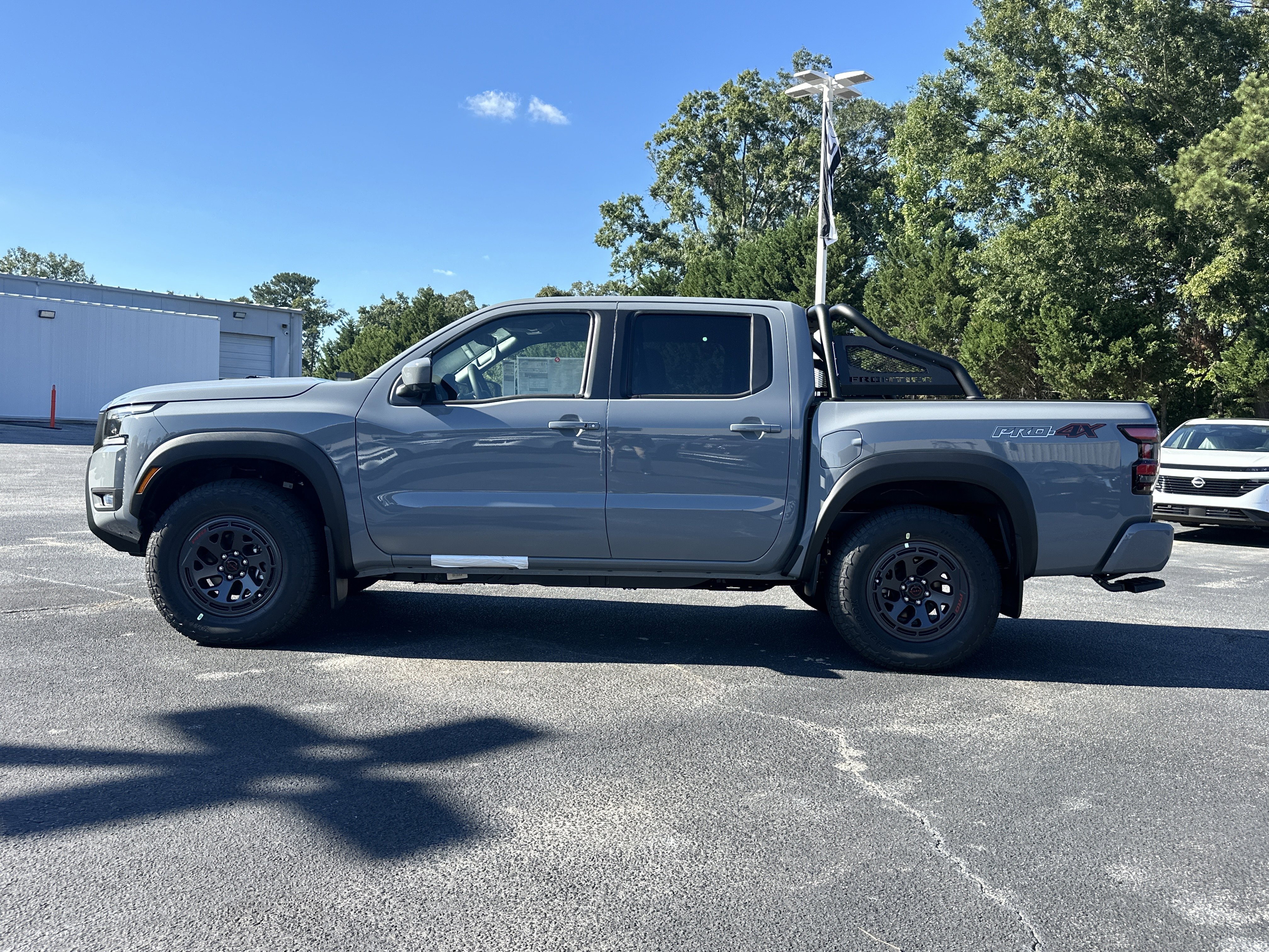2025 Nissan Frontier PRO-4X - Photo 5