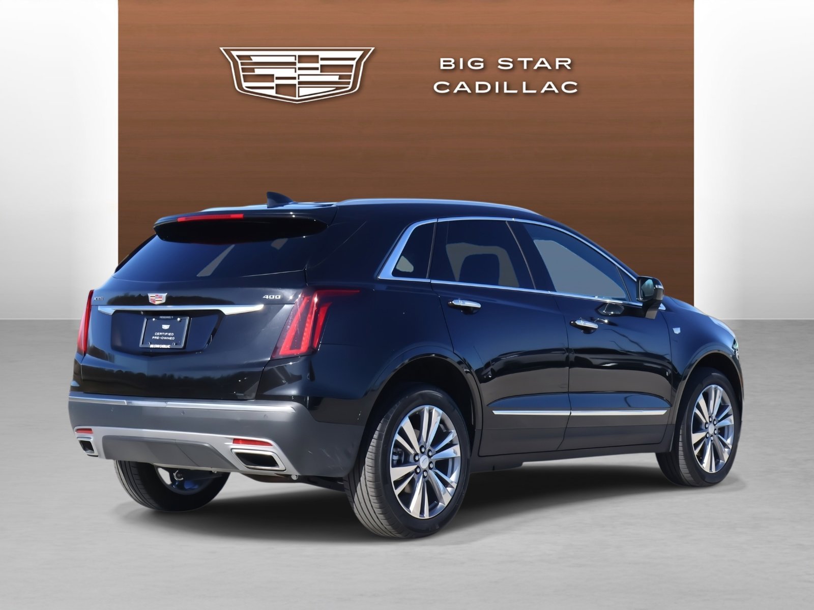 Used 2025 Stellar Black Metallic Cadillac Premium Luxury image 4