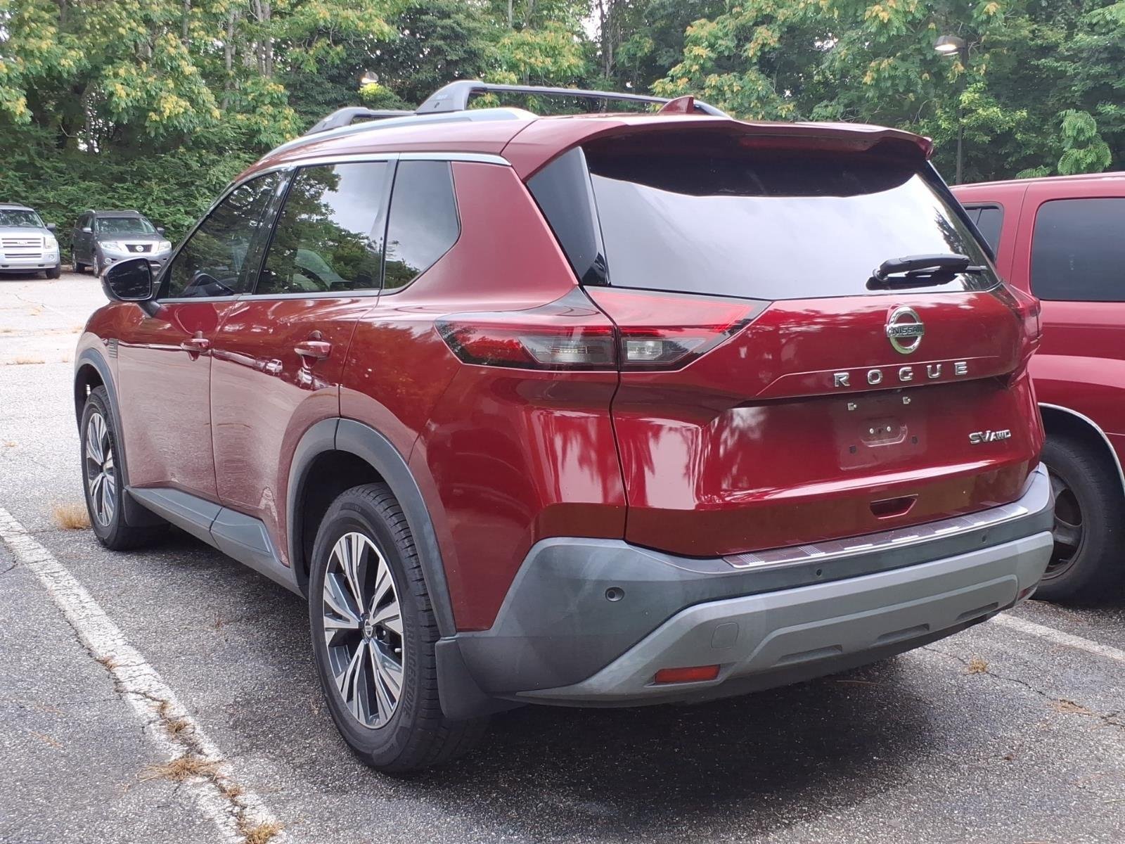 Used 2021 Scarlet Ember Tintcoat Nissan SV image 3