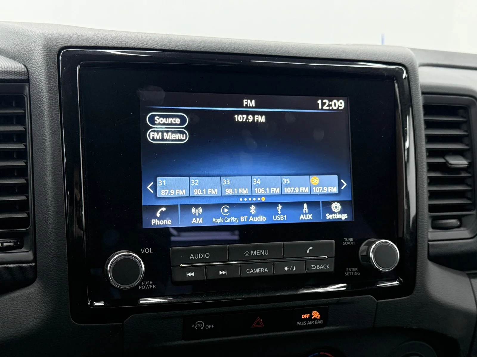 Used 2024 Glacier White Nissan S king cab 4x2 image 15