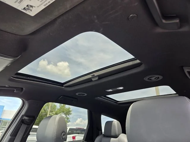 Used 2023 White Buick Essence image 19