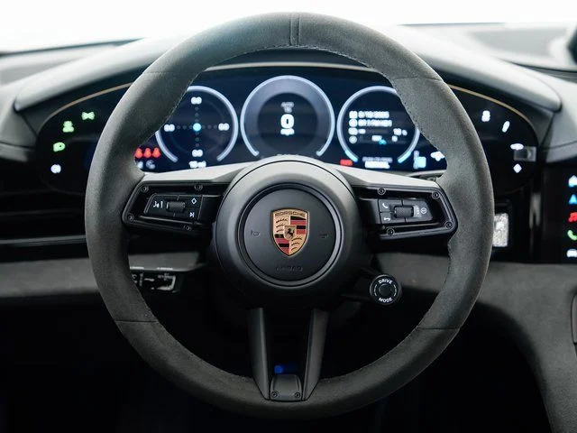 2025 Porsche Taycan GTS - Photo 15