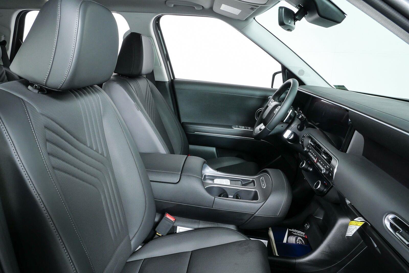 New 2026 Titan Green Hyundai SEL Premium FWD image 23