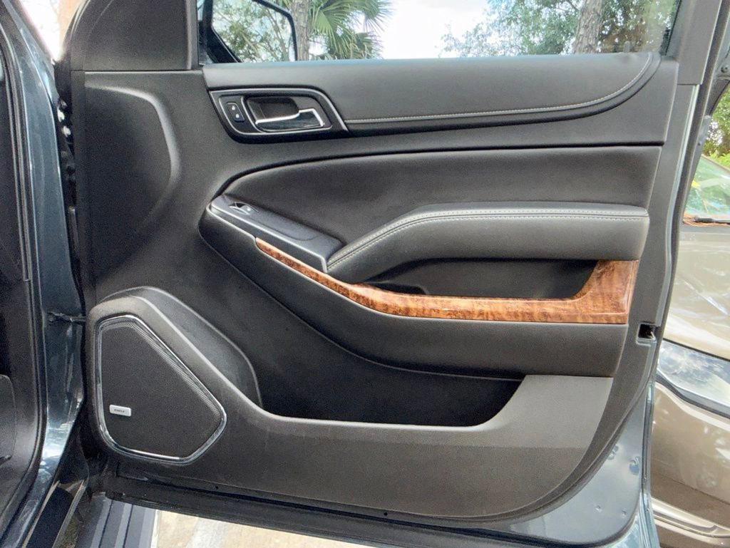 Used 2019 SHADOW GRAY METALLIC Chevrolet Premier image 20