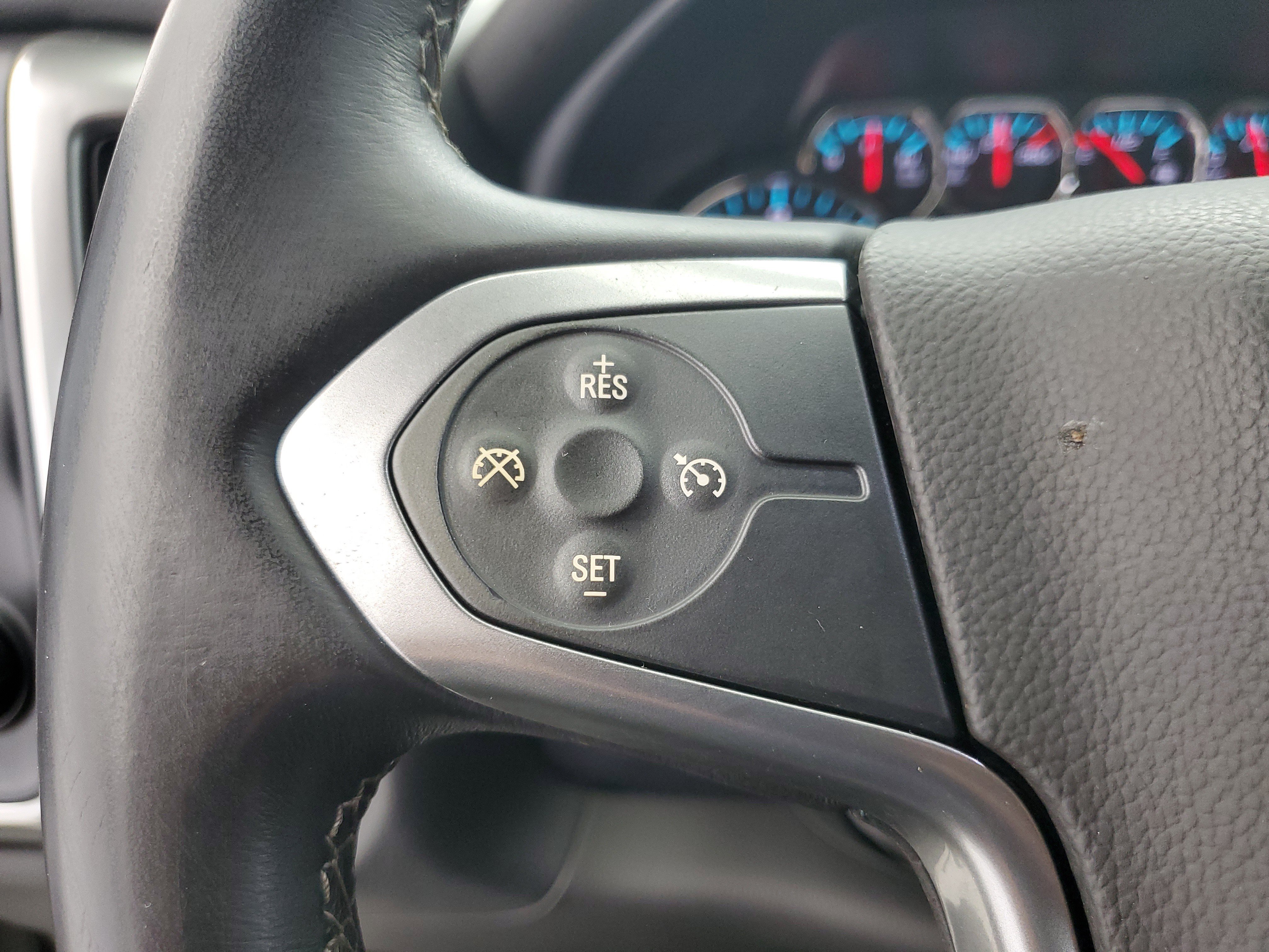 Used 2015 White Diamond Pearl Chevrolet LT image 23