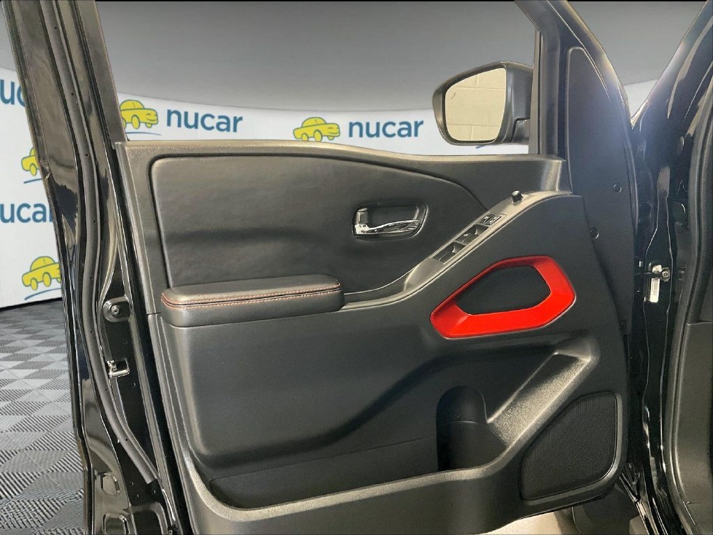 Used 2025 Black Nissan PRO-4X image 9