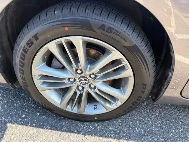 Used 2017 Gray Toyota XLE image 11