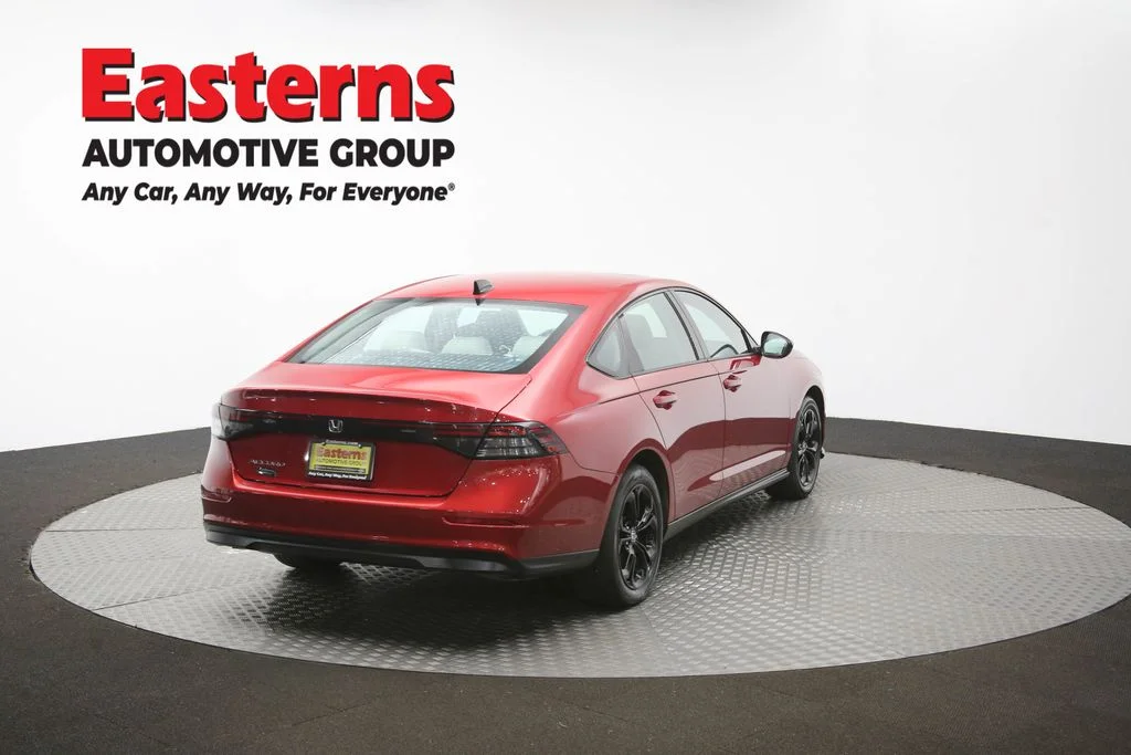Used 2025 Red Honda SE image 39