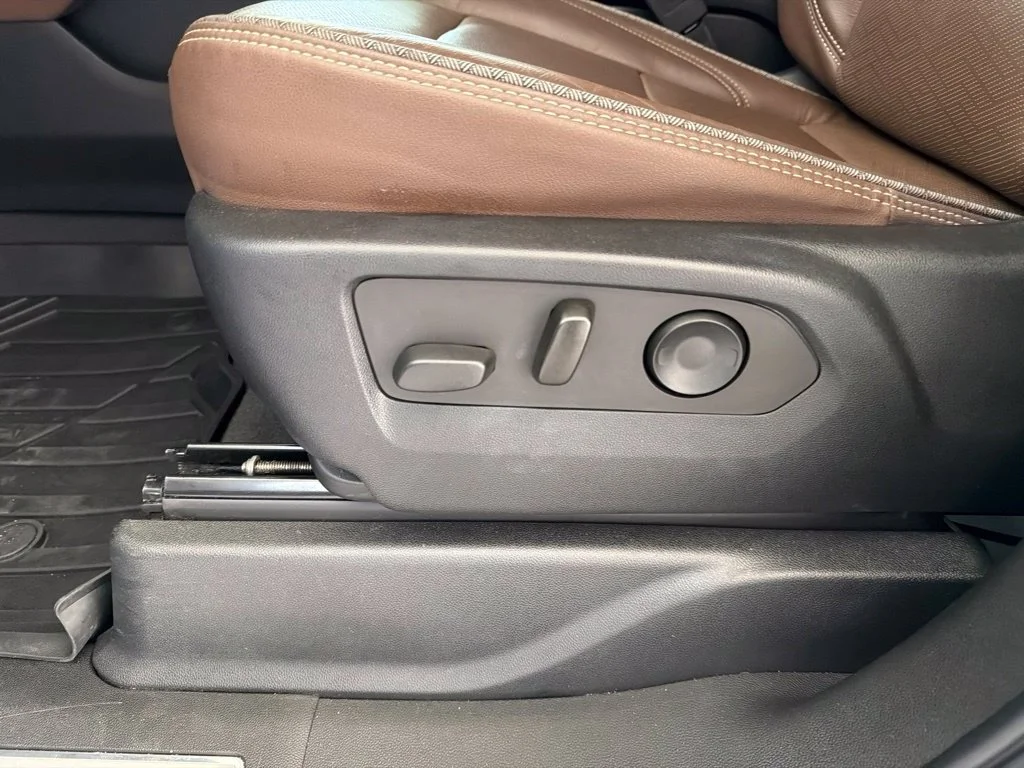 Used 2022 White Chevrolet High Country image 46