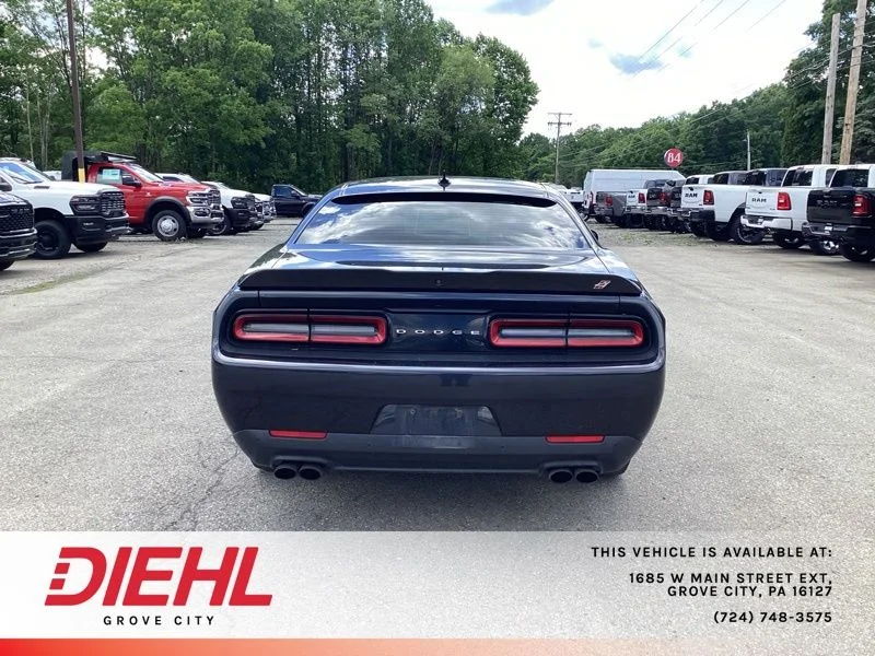 Used 2019 Gray Dodge SXT image 6