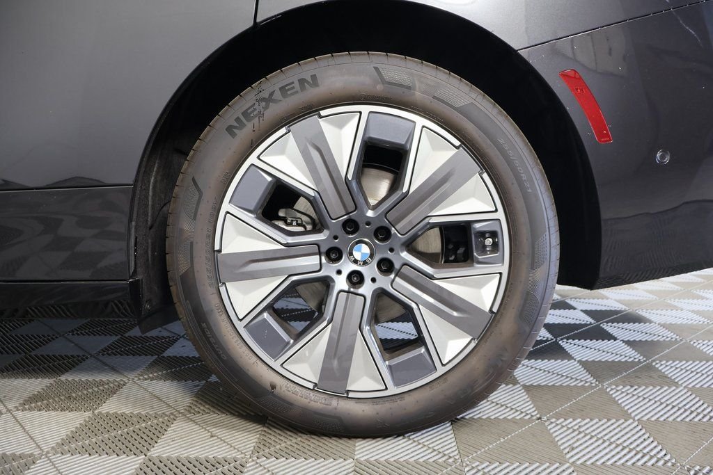 2026 BMW iX 60 - Photo 10