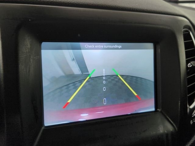 Used 2017 Red Jeep Latitude image 29