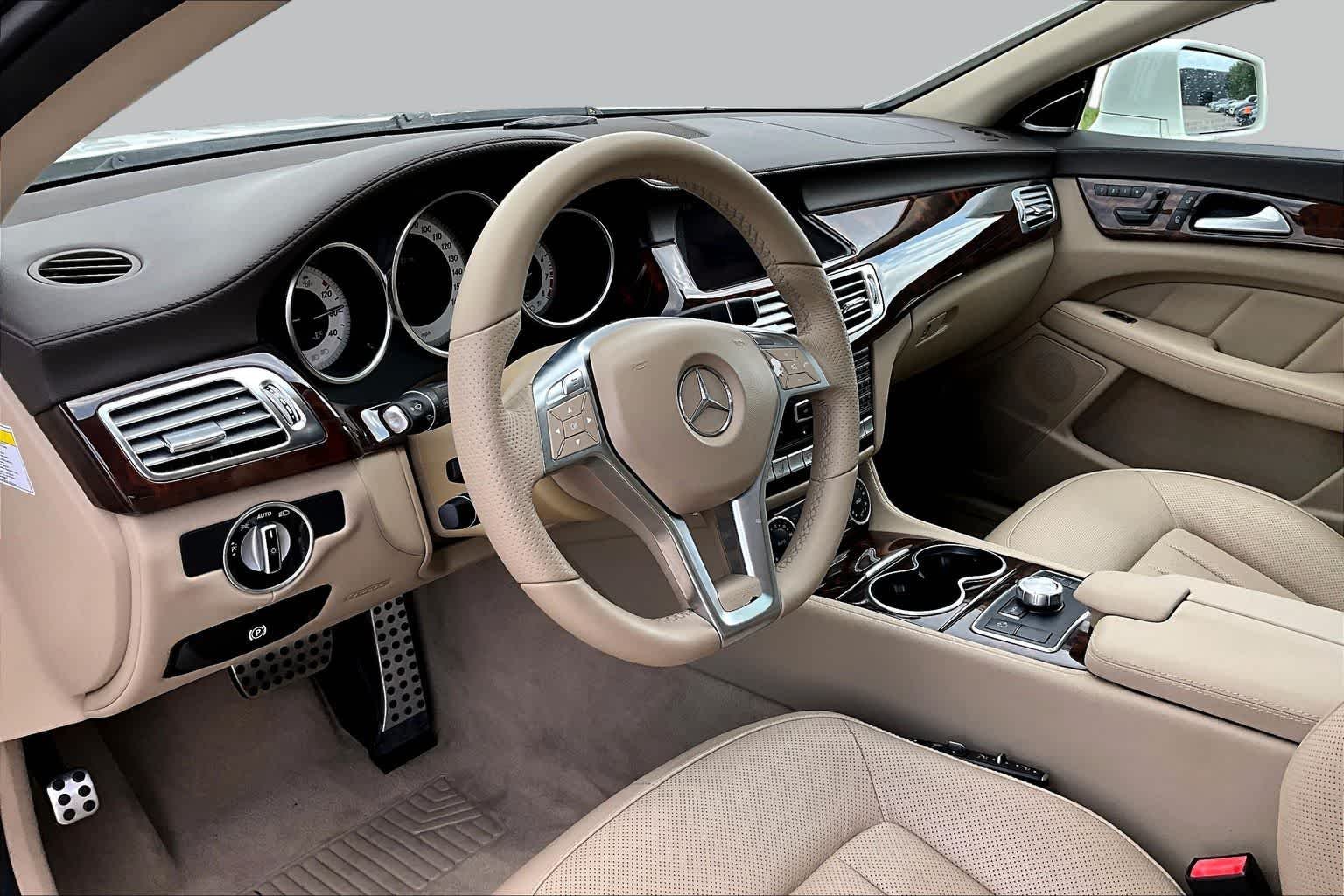 Used 2014 Diamond White Metallic Mercedes-Benz CLS 550 image 17