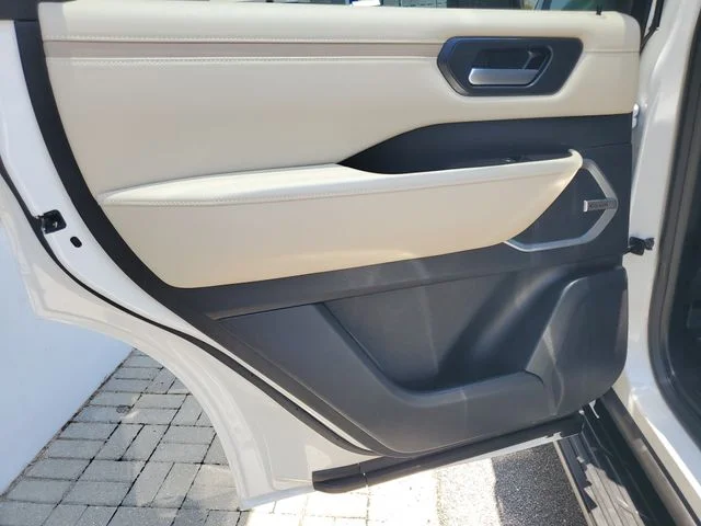 New 2026 Aspen White TriCoat Nissan Platinum image 24