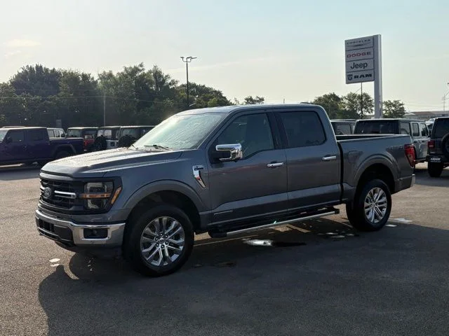 Used 2024 Gray Ford XLT image 3