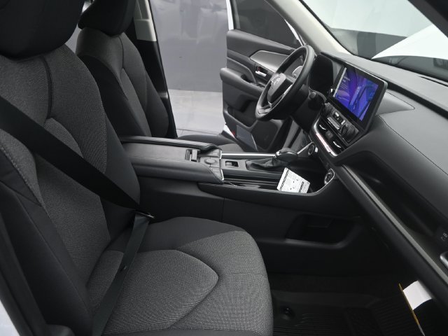 Used 2025 Wind Chill Pearl Toyota LE image 16