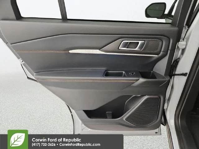 New 2026 Space White Metallic Ford Tremor® image 27