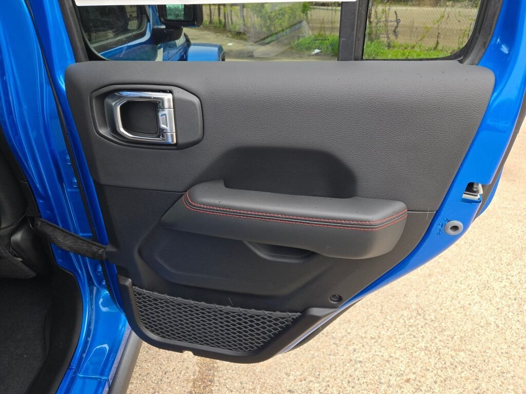 New 2026 Hydro Blue Pearl-Coat Exterior Paint Jeep Rubicon image 9