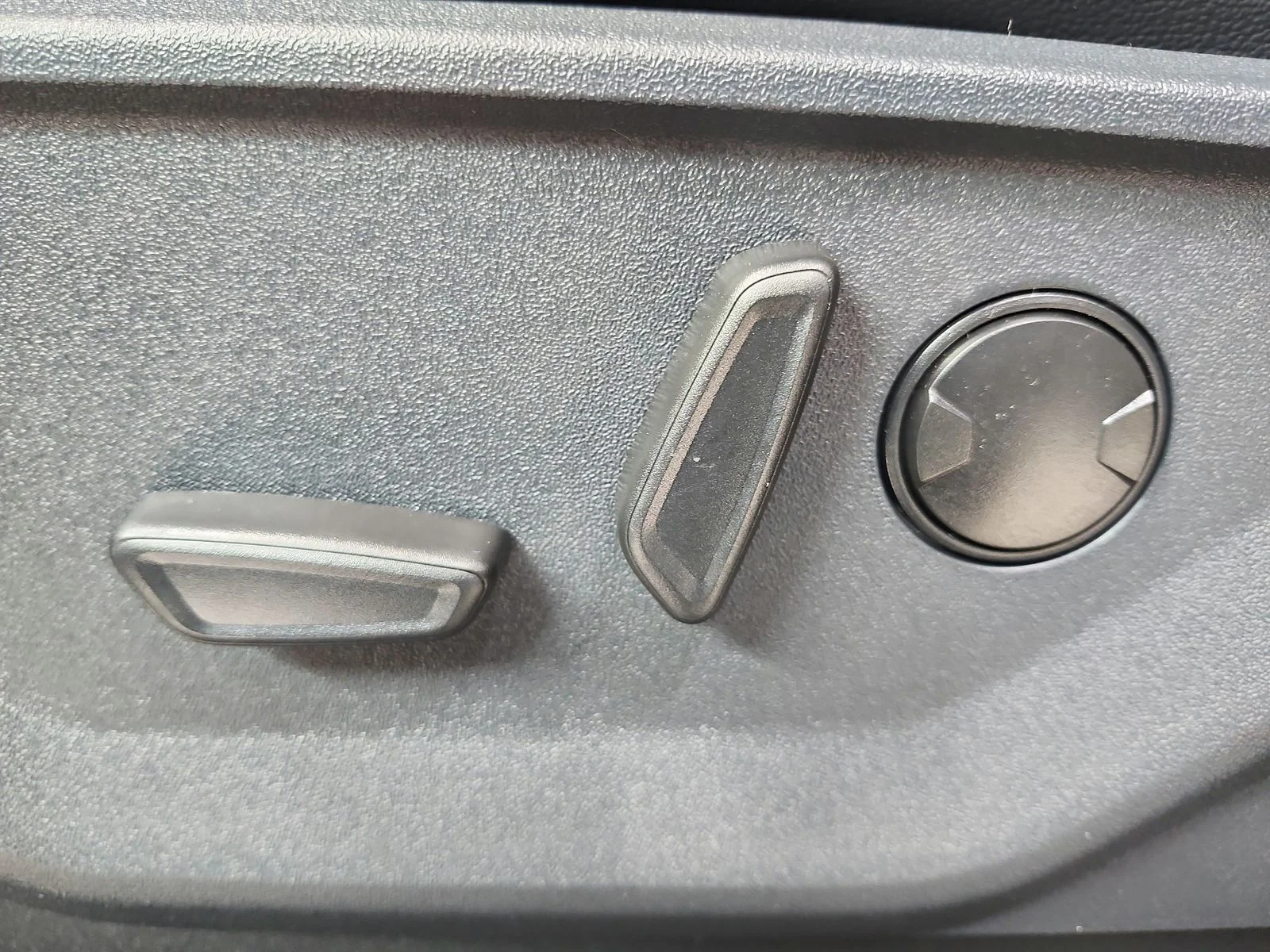 New 2026 Agate Black Metallic Ford F-250® Lariat® image 21