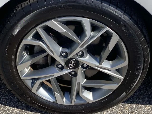Used 2022 Gray Hyundai SEL image 27