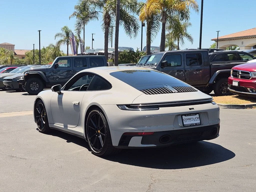 Used 2024  Porsche  image 7