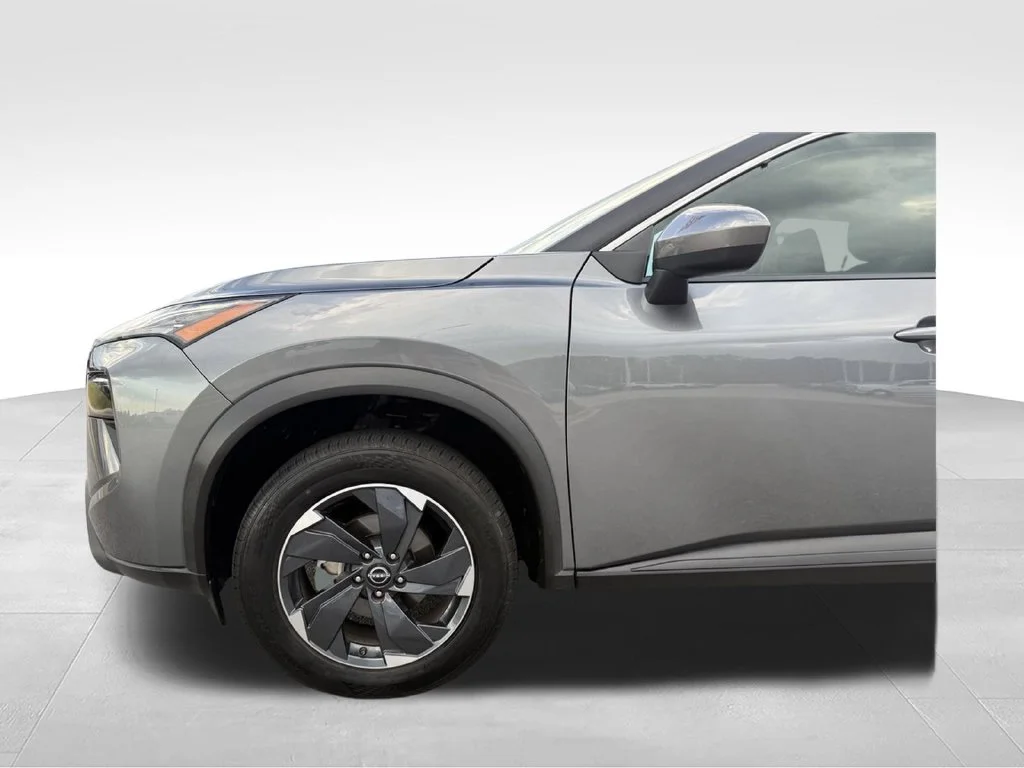 Used 2025 Gray Nissan SV image 24