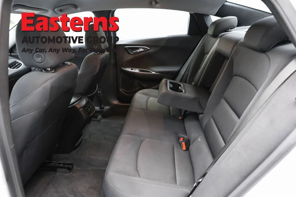 Used 2025 White Chevrolet LT image 21