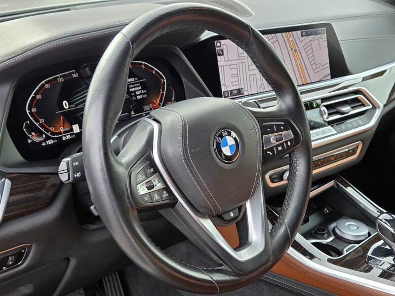 Used 2019 White BMW xDrive50i image 27