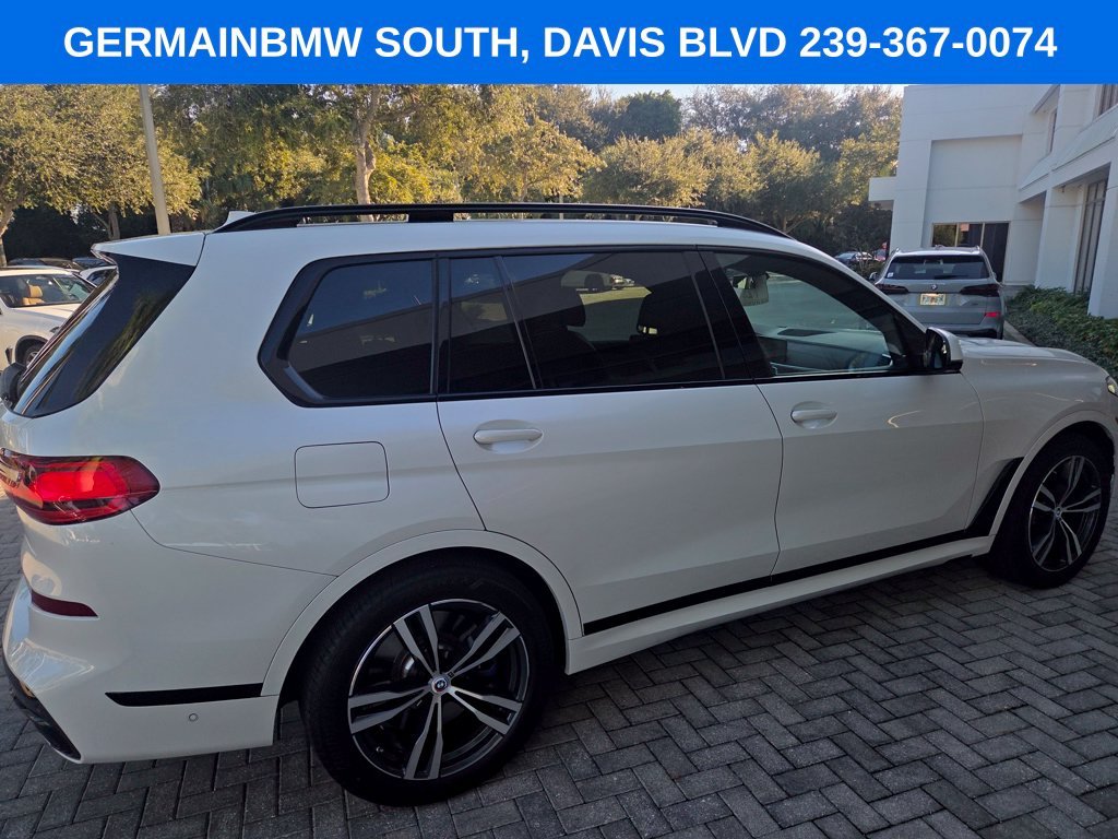 Used 2022 White Metallic BMW M50i image 27