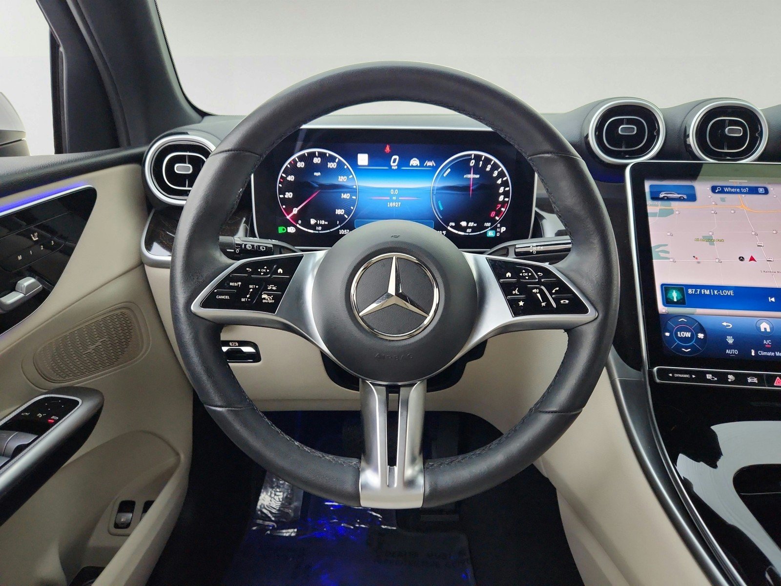 Certified Used 2025 Polar White Mercedes-Benz GLC 350e image 22