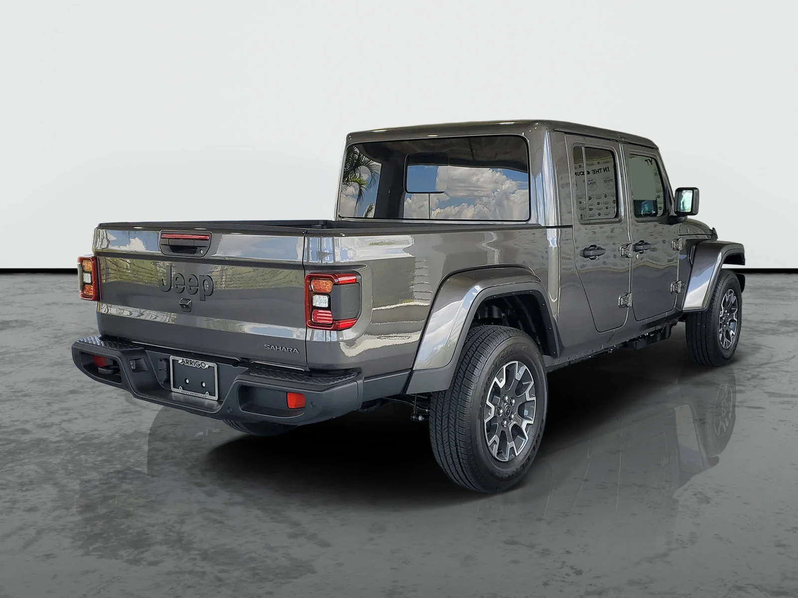 New 2026 Granite Crystal Metallic Clear-Coat Exterior Paint Jeep Sahara image 1