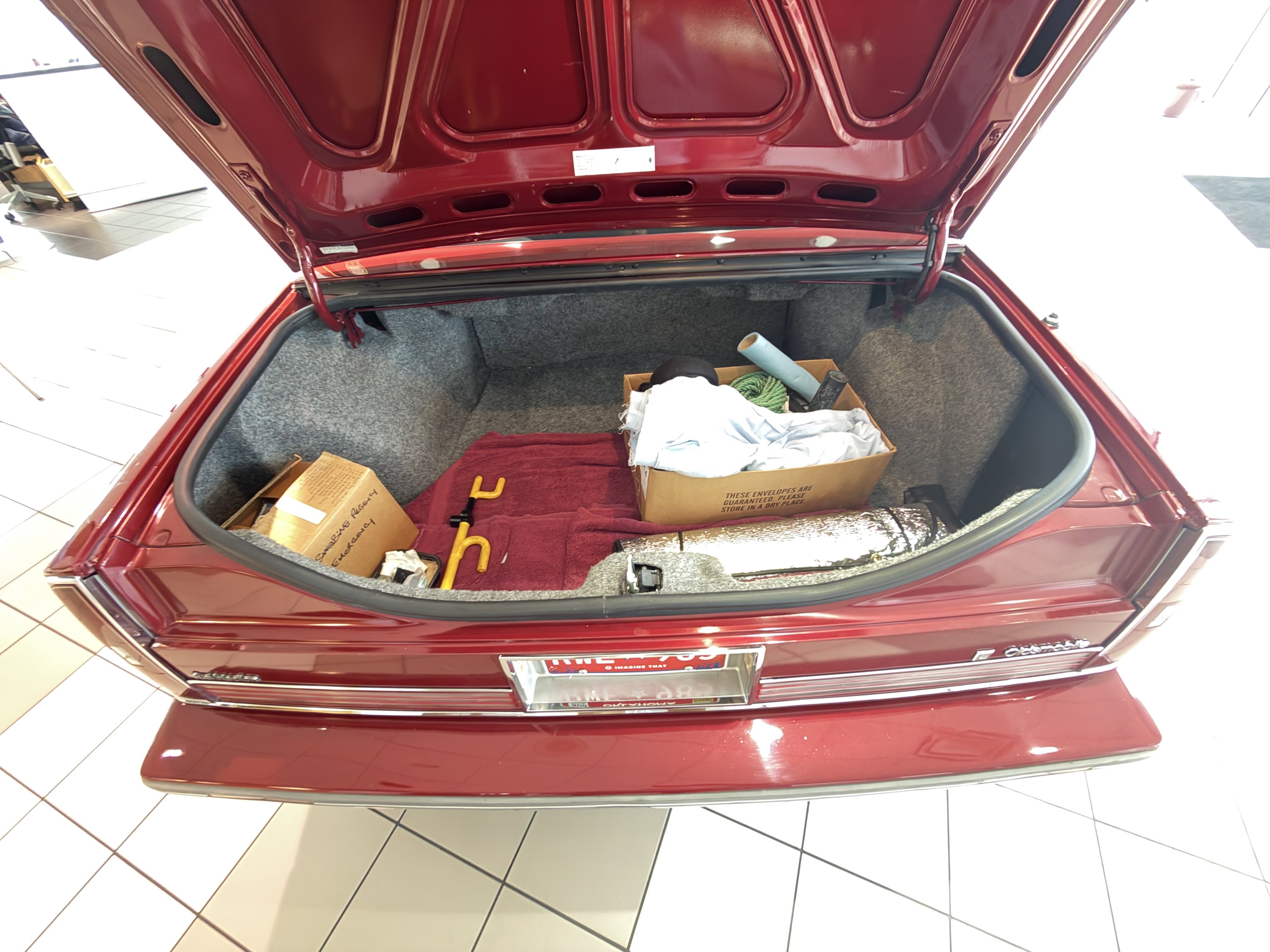 Used 1989 Burgandy Oldsmobile Regency Brougham image 20