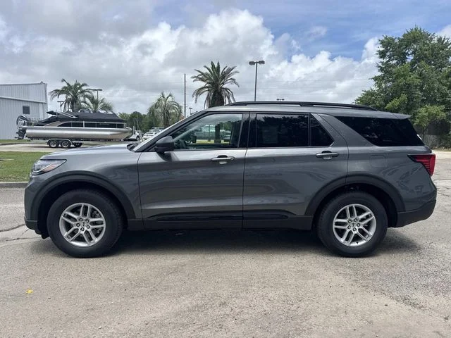 New 2026 Carbonized Gray Metallic Ford Active image 8
