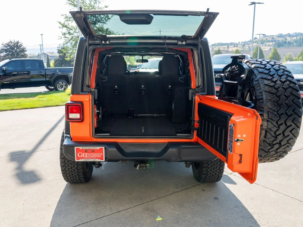 Used 2018 Orange Jeep Unlimited Sport S image 30