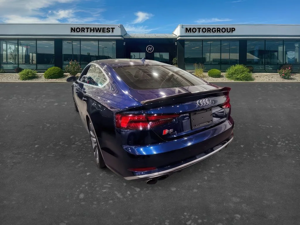 Used 2018 Navarra Blue Metallic Audi Premium Plus image 3