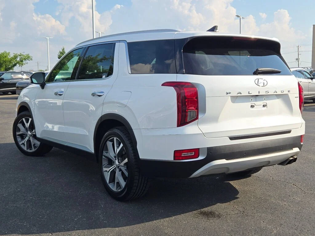 Used 2022 White Hyundai SEL image 13