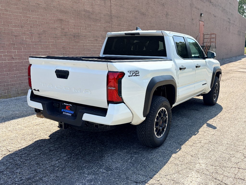 Used 2026 Ice Cap Toyota SR5 image 6