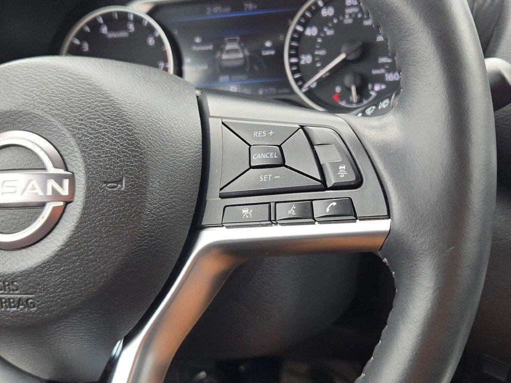 Used 2025 Super Black Nissan SV image 25