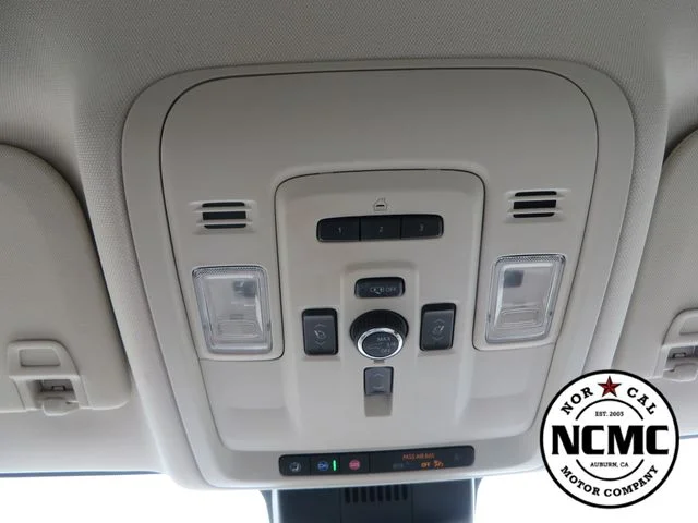 2023 GMC Yukon Denali - Photo 23