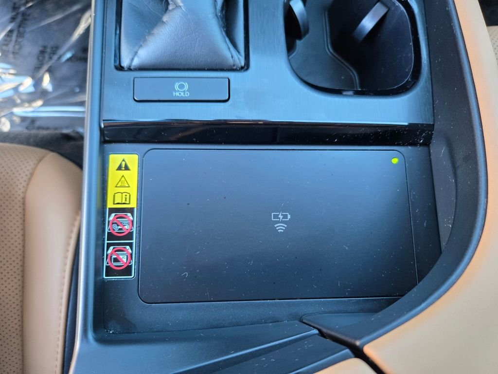 Used 2025 White Lexus 350 image 17