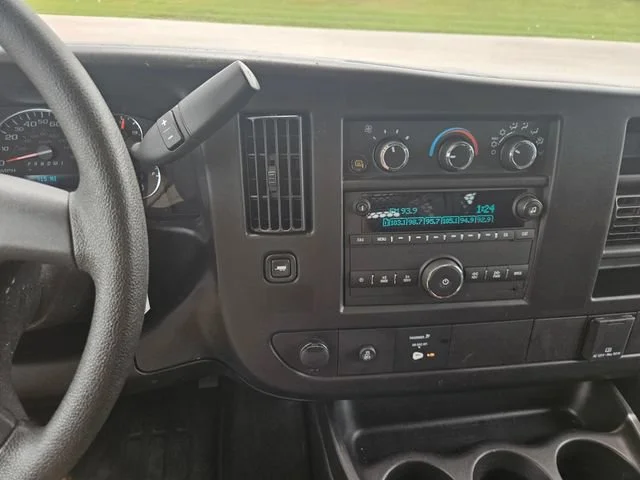 Used 2025 Summit White Chevrolet WT image 17