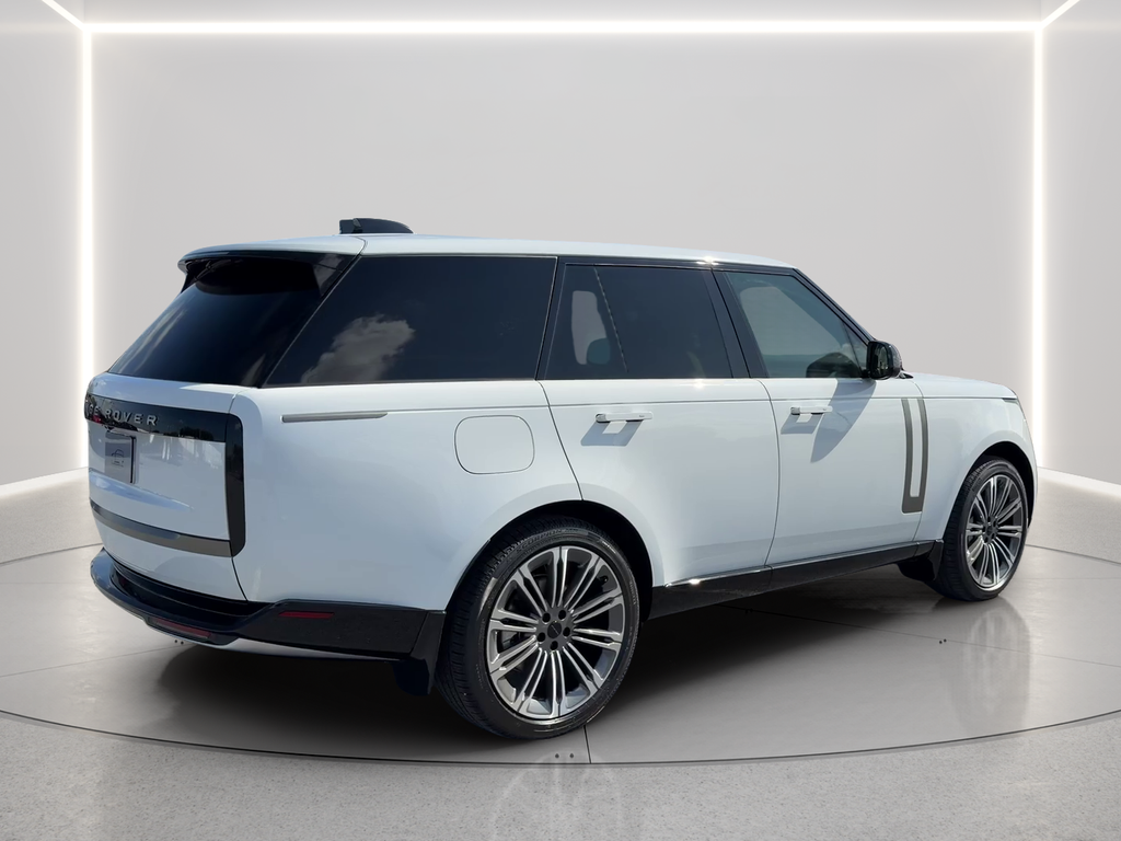 New 2026 Fuji White Land Rover SE image 5