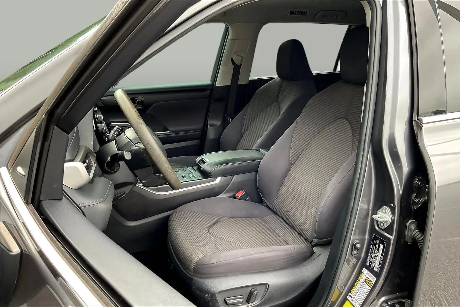 Used 2022 Magnetic Gray Metallic Toyota L image 8