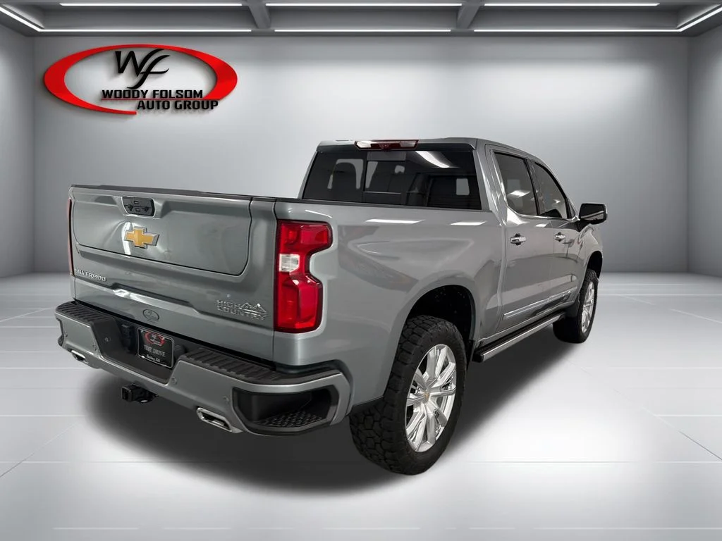 Used 2025 Gray Chevrolet High Country image 6