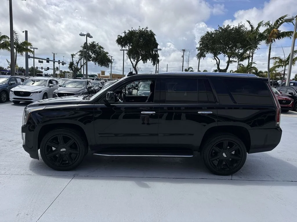 Used 2020 Black Raven Cadillac Luxury image 11