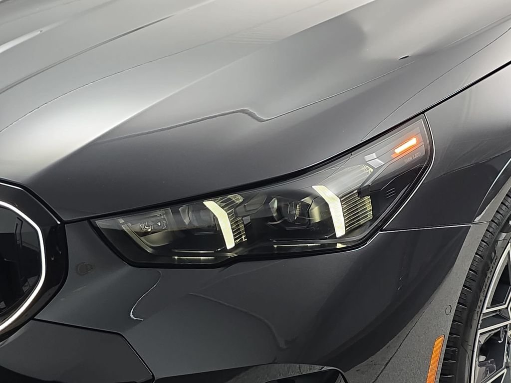 New 2027 Dark Graphite Metallic BMW 540i xDrive image 31