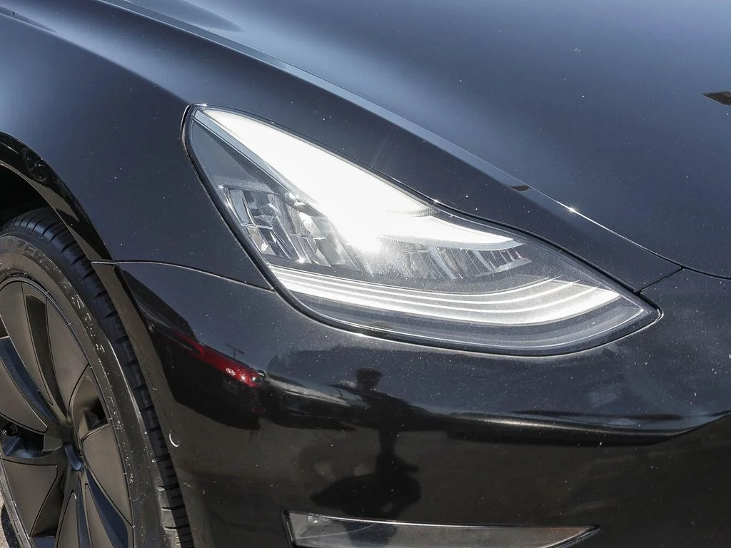 Used 2019 Black Tesla Standard Range Plus image 9